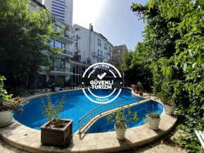 Villa Blanche Hotel & Garden Pool